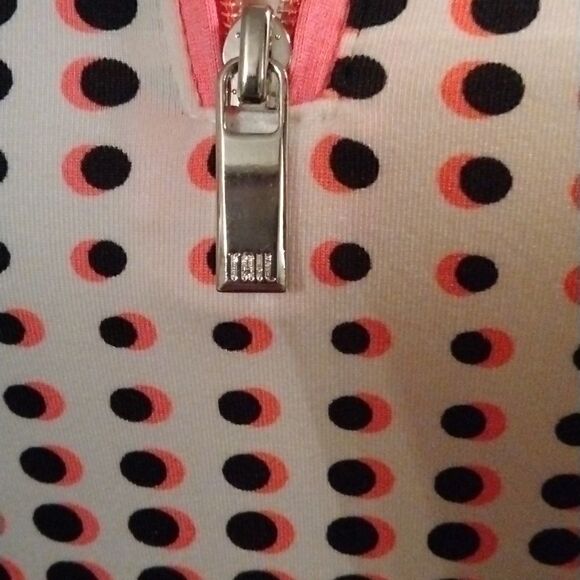 Tail     - Picture 2 of 7